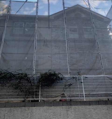 神奈川県茅ヶ崎市　外壁塗装　屋根塗装　足場設置　飛散防止ネット(メッシュシート)