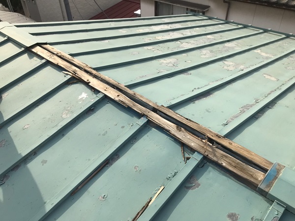 神奈川県藤沢市　屋根塗装　無料診断　見積もり　亜鉛の屋根 (1)