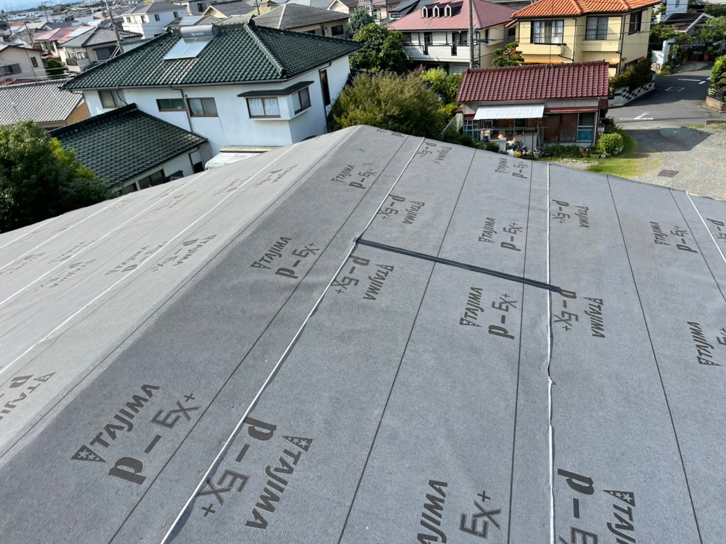 神奈川県茅ヶ崎市　金属屋根張り替え工事　野地板増し張り〜屋根防水の要！ルーフィングの敷設