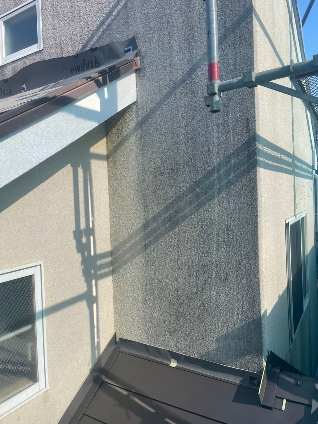 神奈川県藤沢市【屋根カバー工事・外壁塗装工事】外壁塗装はいつすればいい？