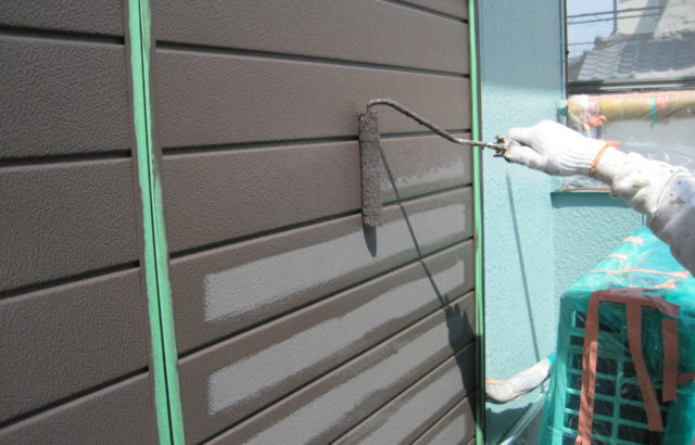 神奈川県茅ヶ崎市　外壁塗装　付帯塗装　雨戸塗装　施工者写真