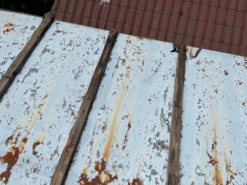 神奈川県茅ヶ崎市　金属屋根張り替え工事　瓦棒の撤去