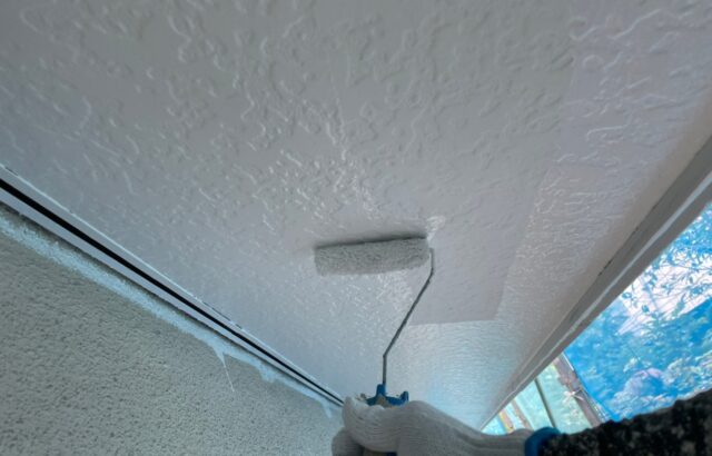 神奈川県茅ヶ崎市　外壁塗装・屋根カバー工事　軒天井の湿気対策！