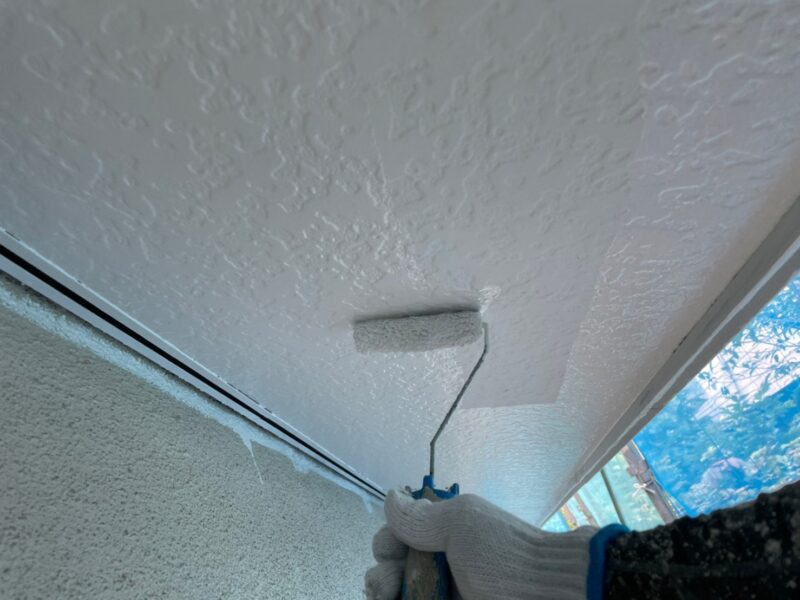 神奈川県茅ヶ崎市　外壁塗装・屋根カバー工事　軒天井の湿気対策！