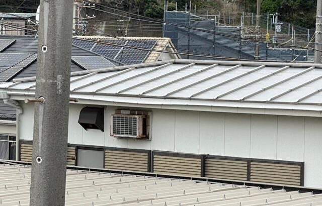神奈川県茅ヶ崎市　屋根葺き替え工事・内装工事　瓦棒屋根とは？